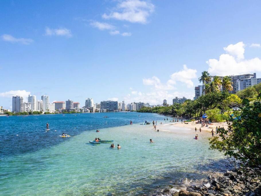 Comfy & Bright Apt @ Calle Loiza - Walk To Beach / Calle Loiza Abajo -N Apartment Сан Хуан Екстериор снимка