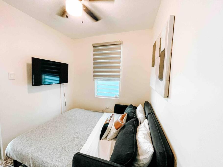Comfy & Bright Apt @ Calle Loiza - Walk To Beach / Calle Loiza Abajo -N Apartment Сан Хуан Екстериор снимка
