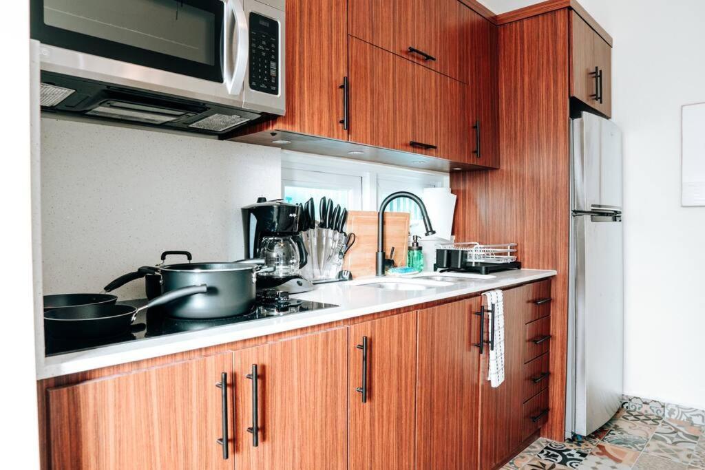 Comfy & Bright Apt @ Calle Loiza - Walk To Beach / Calle Loiza Abajo -N Apartment Сан Хуан Екстериор снимка