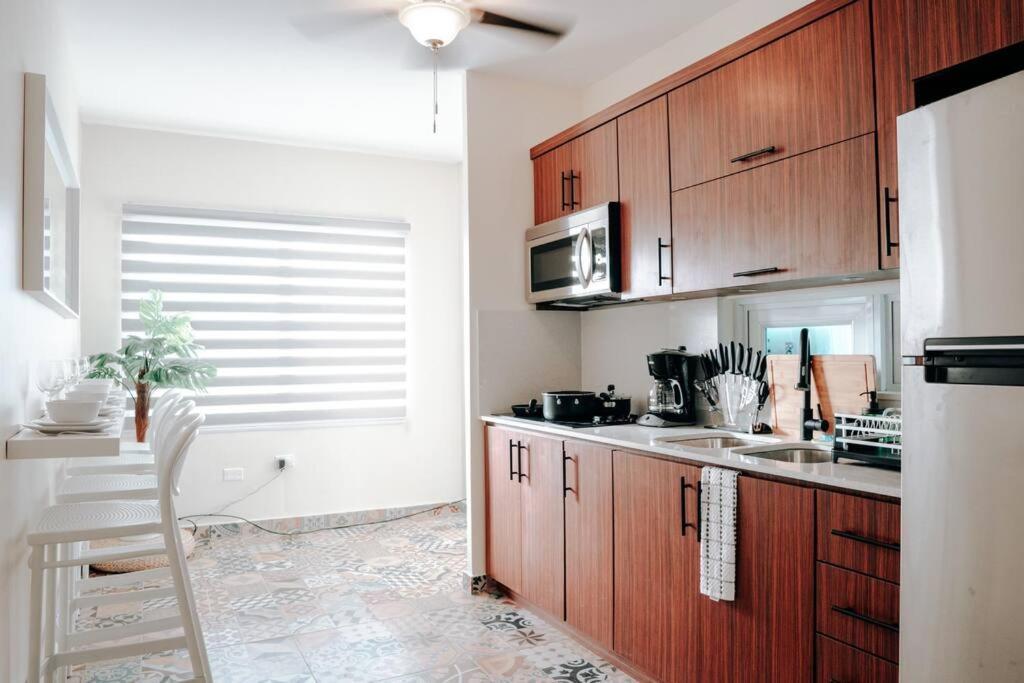 Comfy & Bright Apt @ Calle Loiza - Walk To Beach / Calle Loiza Abajo -N Apartment Сан Хуан Екстериор снимка