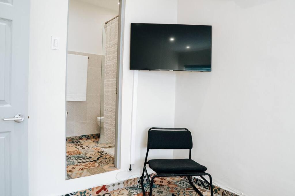 Comfy & Bright Apt @ Calle Loiza - Walk To Beach / Calle Loiza Abajo -N Apartment Сан Хуан Екстериор снимка