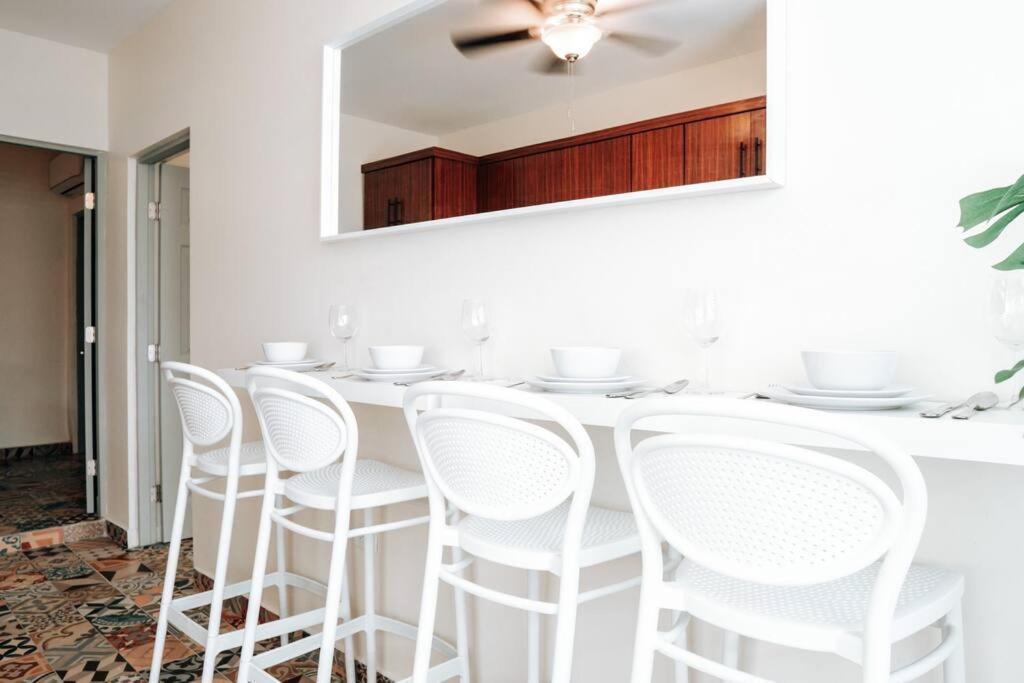 Comfy & Bright Apt @ Calle Loiza - Walk To Beach / Calle Loiza Abajo -N Apartment Сан Хуан Екстериор снимка